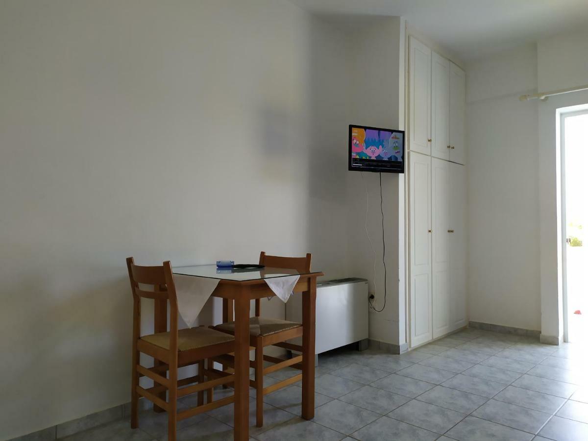 Makinia Beach Nafpaktos Exterior foto